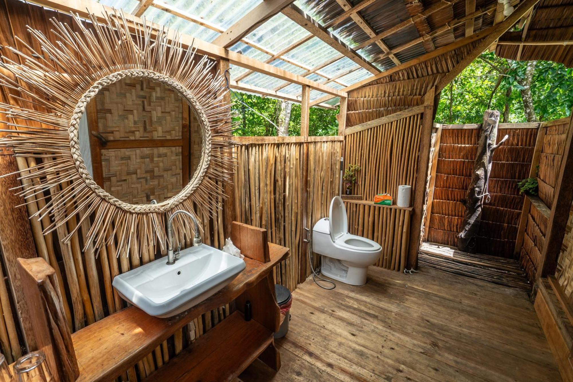 Pinang Island - Private Island Sea View Bungalows Singkil  Luaran gambar